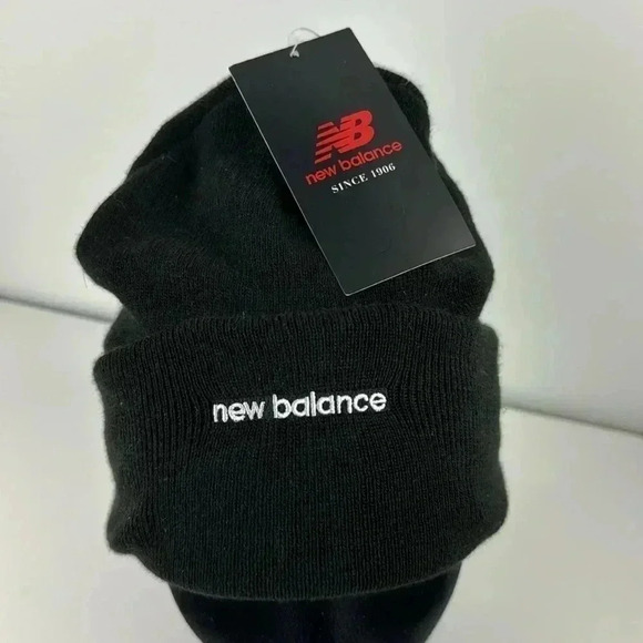 NEW BALANCE BEANIE NWT BLACK OSFM - Picture 2 of 6